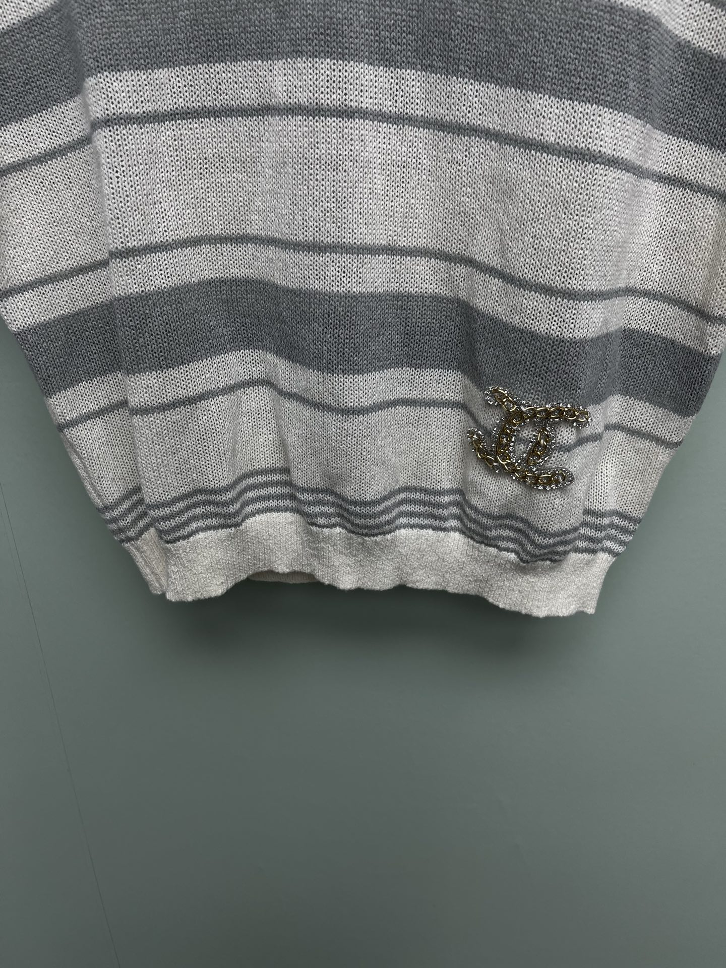 Women's short sleeves